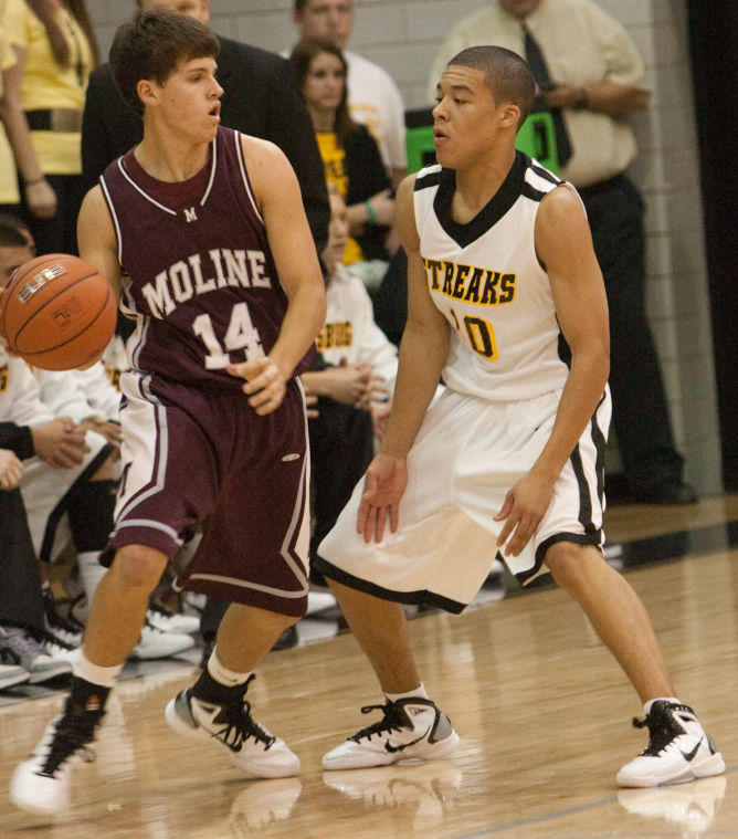 Another crazy finish to Moline-Galesburg rivalry